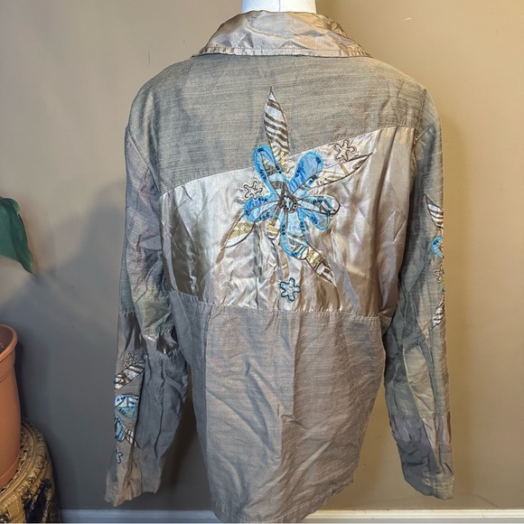 Floral Embroidered Button-Up Jacket - Picture 3 of 4